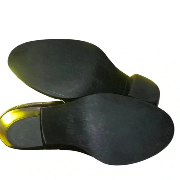 Quilted Black Heeled Booties - Size 7.5 - Picture 3 of 7